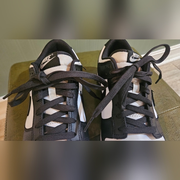 NIKE Dunk Low Retro Leather Sneakers In Panda. Black/White. Mens 7.5/Womens 8.5. - Picture 4 of 16